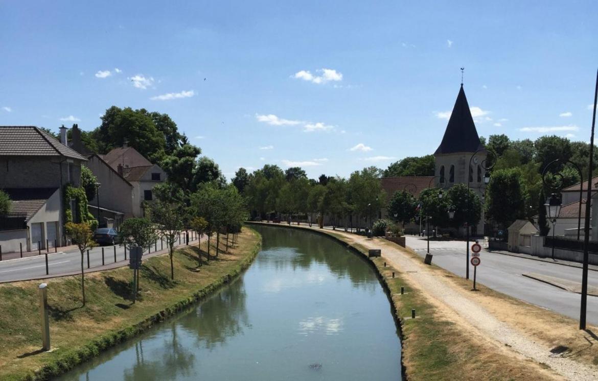 Studio Parking Gratuit Sur Place Claye Souilly Zewnętrze zdjęcie