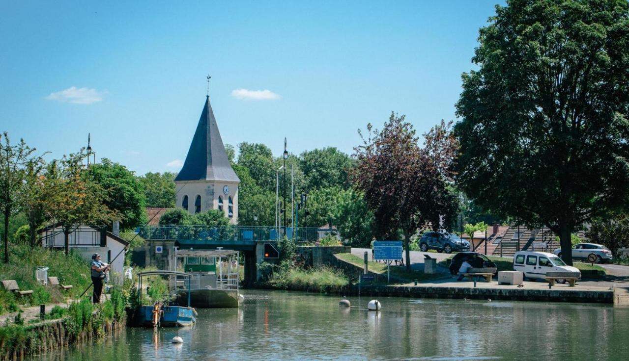 Studio Parking Gratuit Sur Place Claye Souilly Zewnętrze zdjęcie